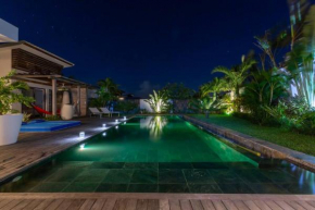 Ile Maurice Grand Baie Villa de standing avec grande piscine